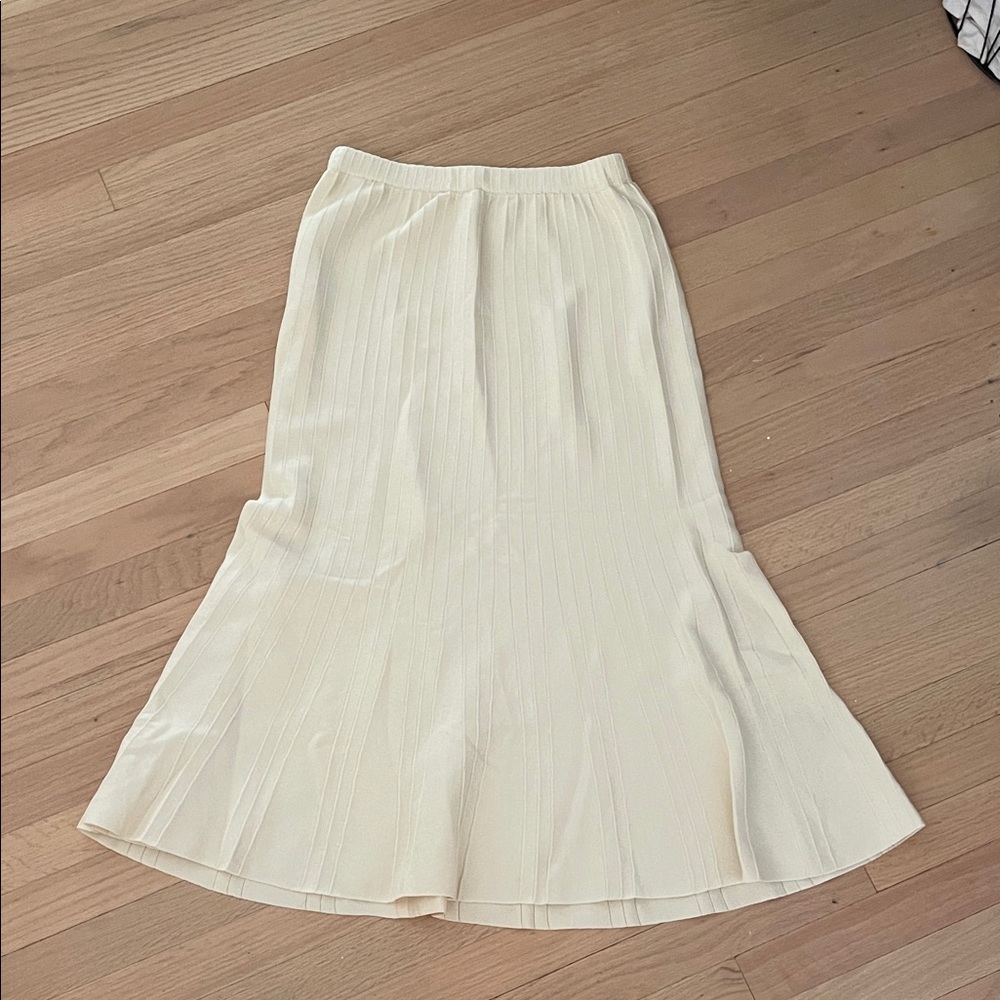 Elegant Cream Mermaid Flare Maxi Skirt